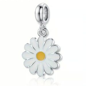 x1 Silver Gray Yellow Spring Daisy Flower Pendant New